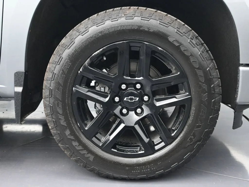 2026 Chevrolet Silverado 1500 Custom photo 9