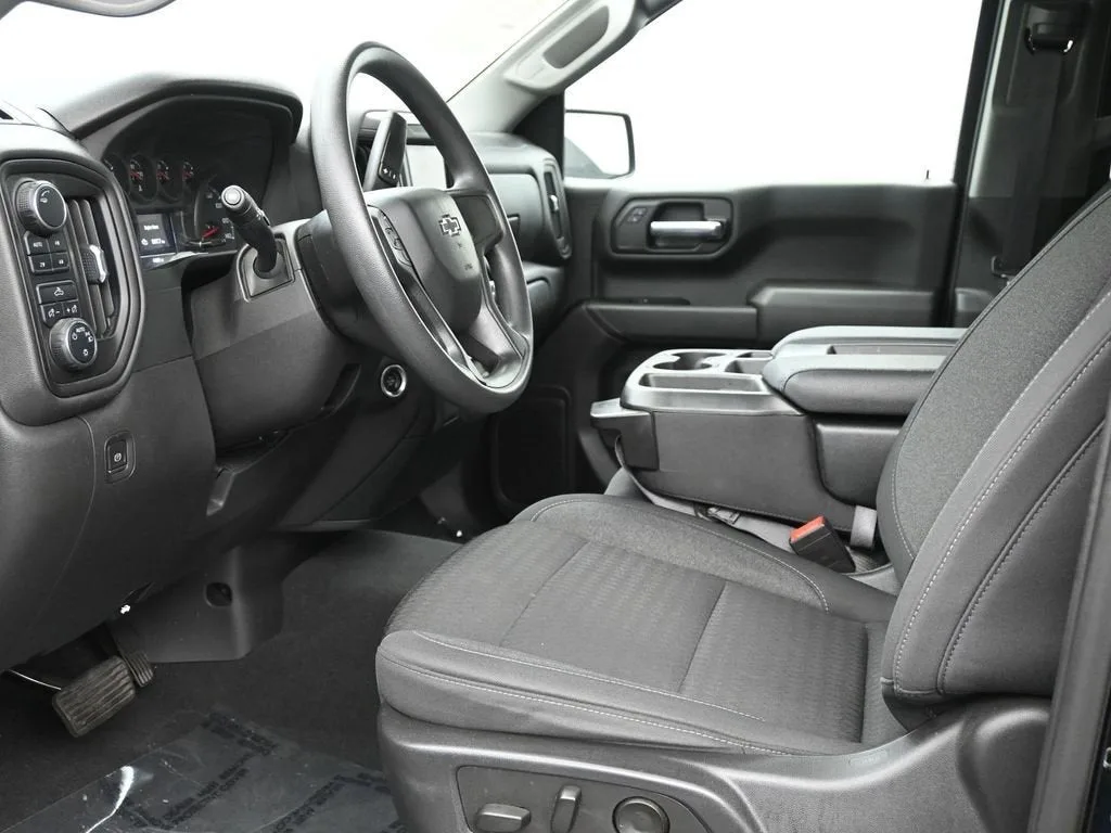 2023 Chevrolet Silverado 1500 Custom Trail Boss photo 10