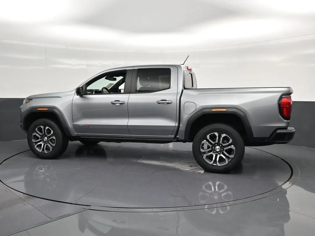 2023 GMC Canyon AT4 photo 8