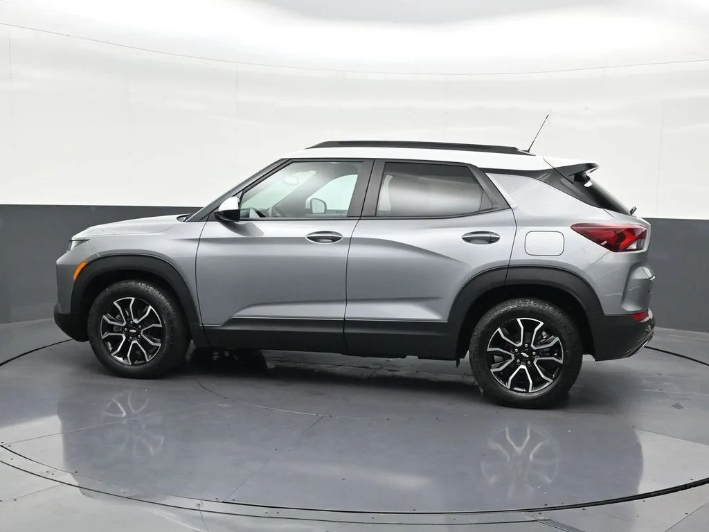 2023 Chevrolet Trailblazer ACTIV photo 2