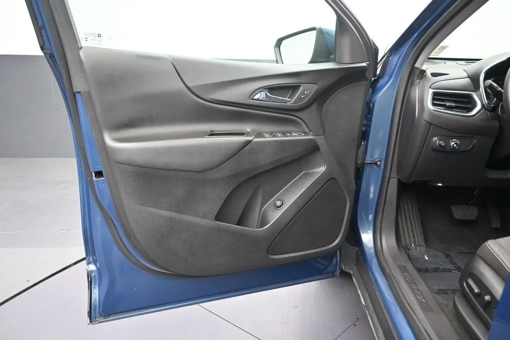 2024 Chevrolet Equinox LT photo 11