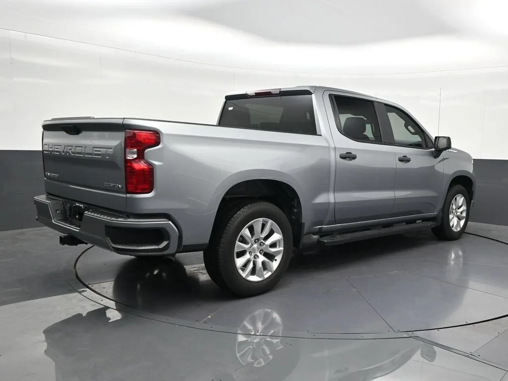 2024 Chevrolet Silverado 1500 Custom photo 5