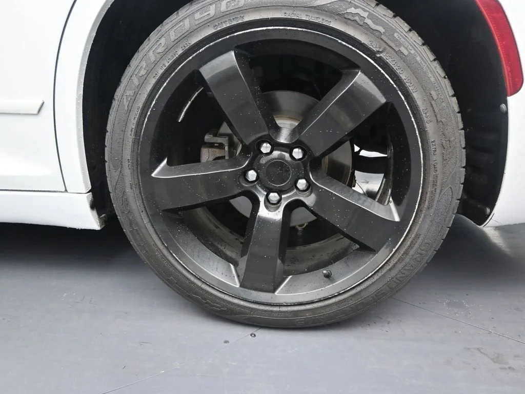 2020 Chrysler 300 300S photo 10