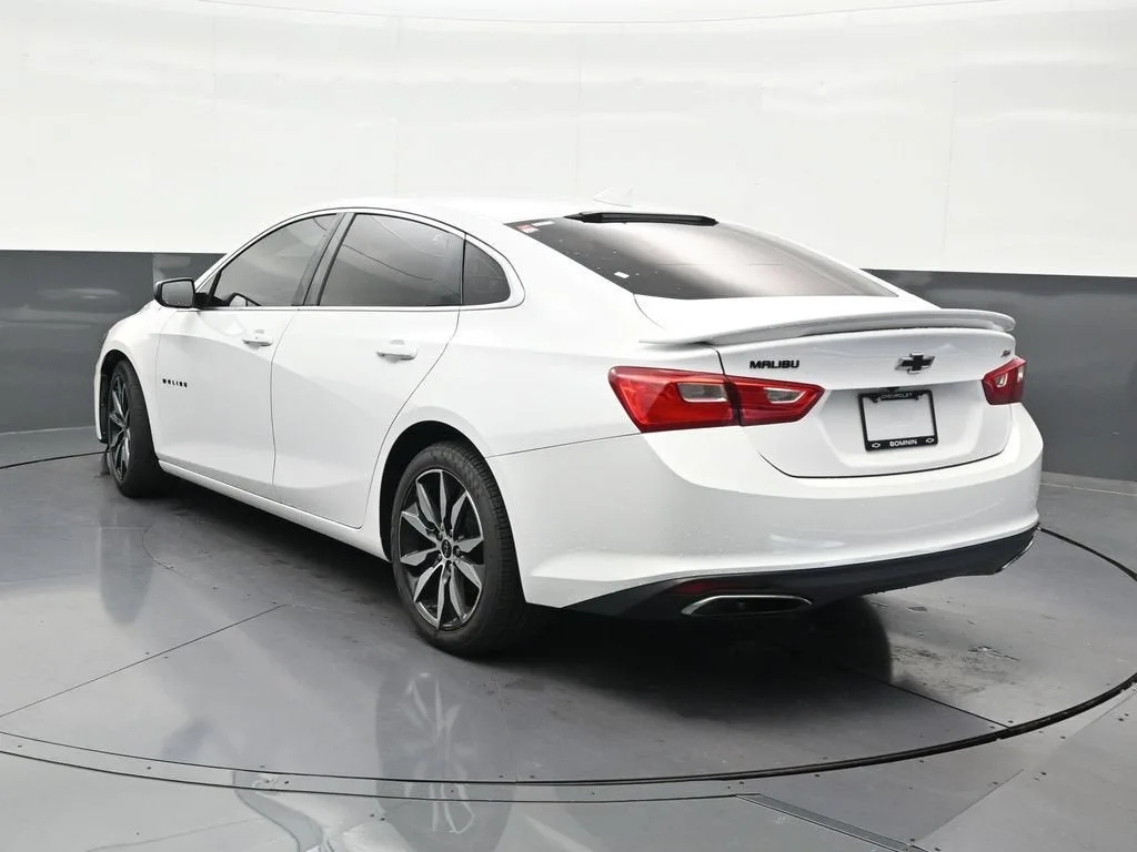 2020 Chevrolet Malibu RS photo 3