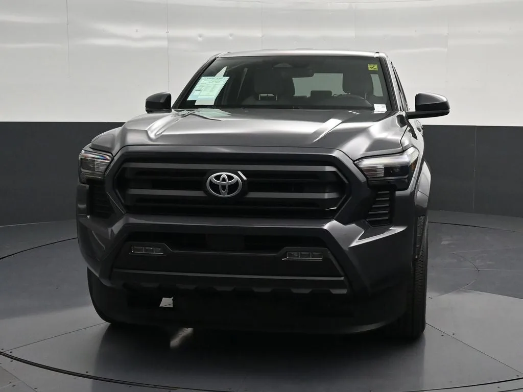 2025 Toyota Tacoma SR5 photo 6