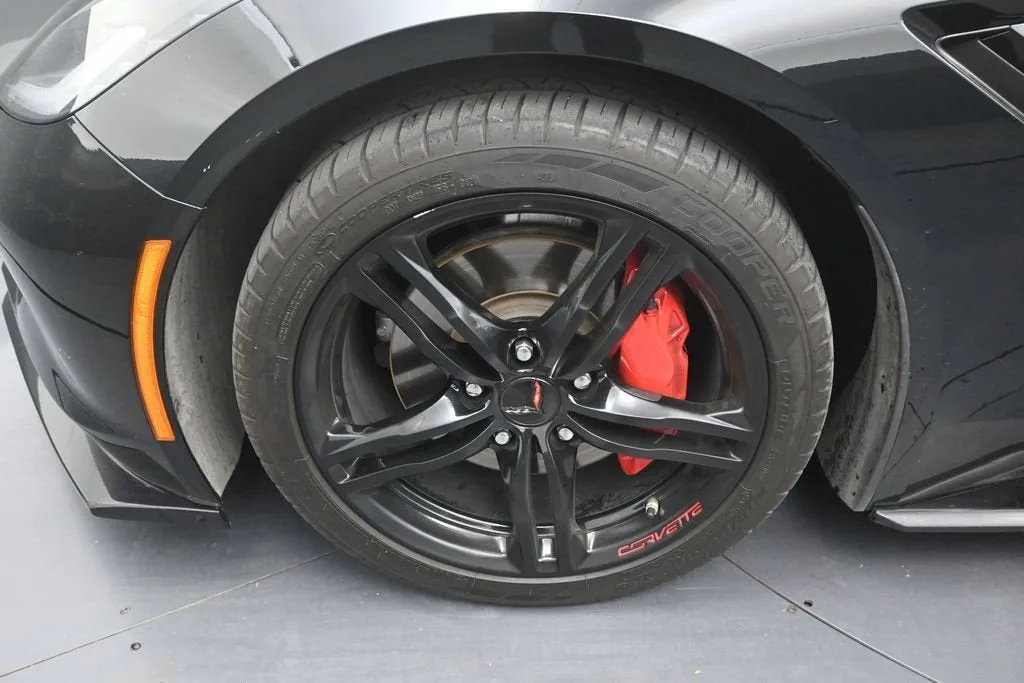 2016 Chevrolet Corvette Stingray 1LT photo 9