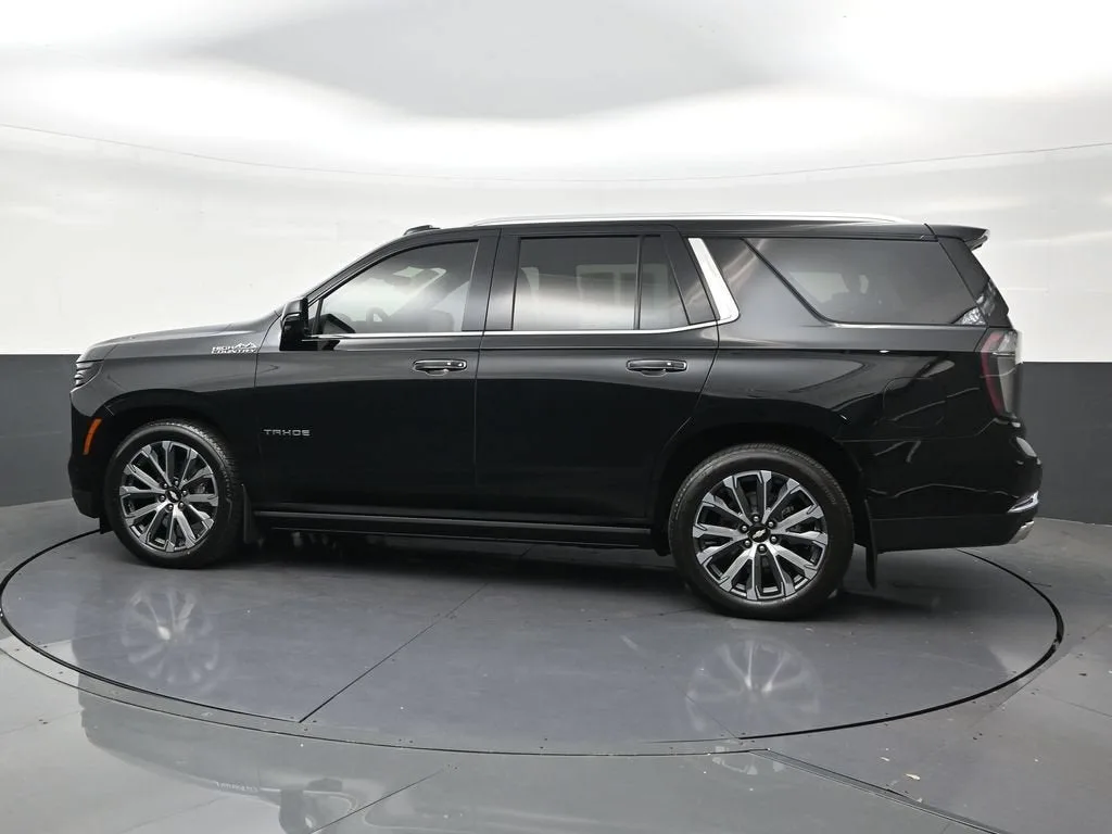 2025 Chevrolet Tahoe High Country photo 2