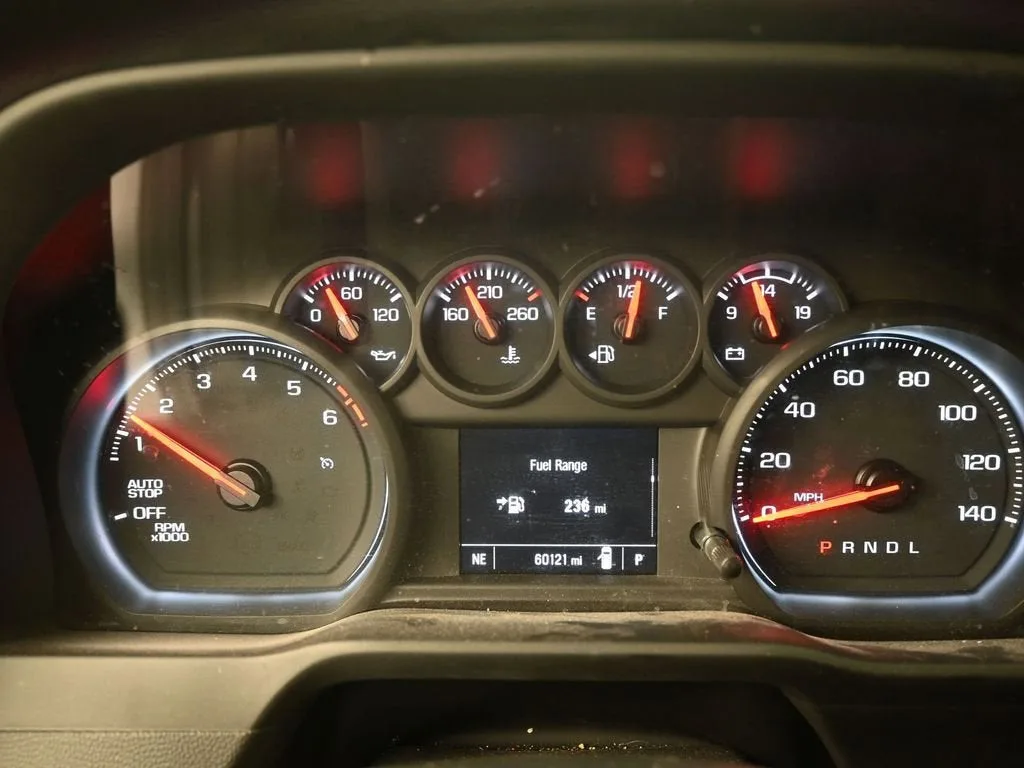 2023 Chevrolet Silverado 1500 Custom photo 11