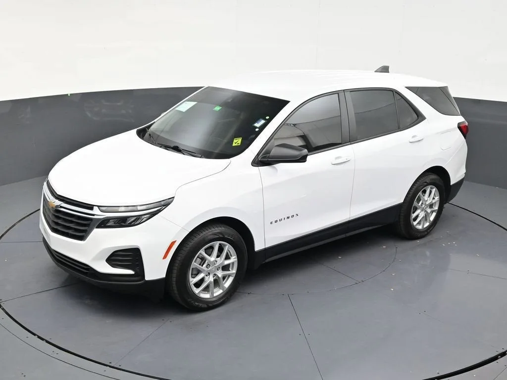 2024 Chevrolet Equinox LS photo 12