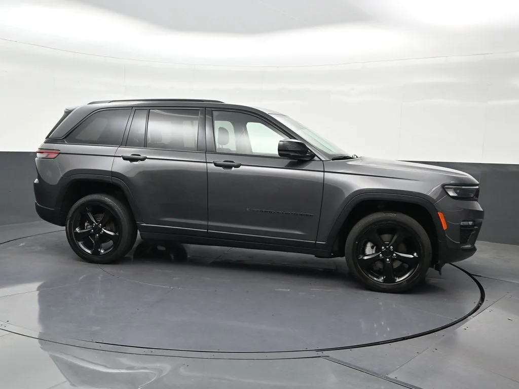 2023 Jeep Grand Cherokee Limited 4x2 photo 7