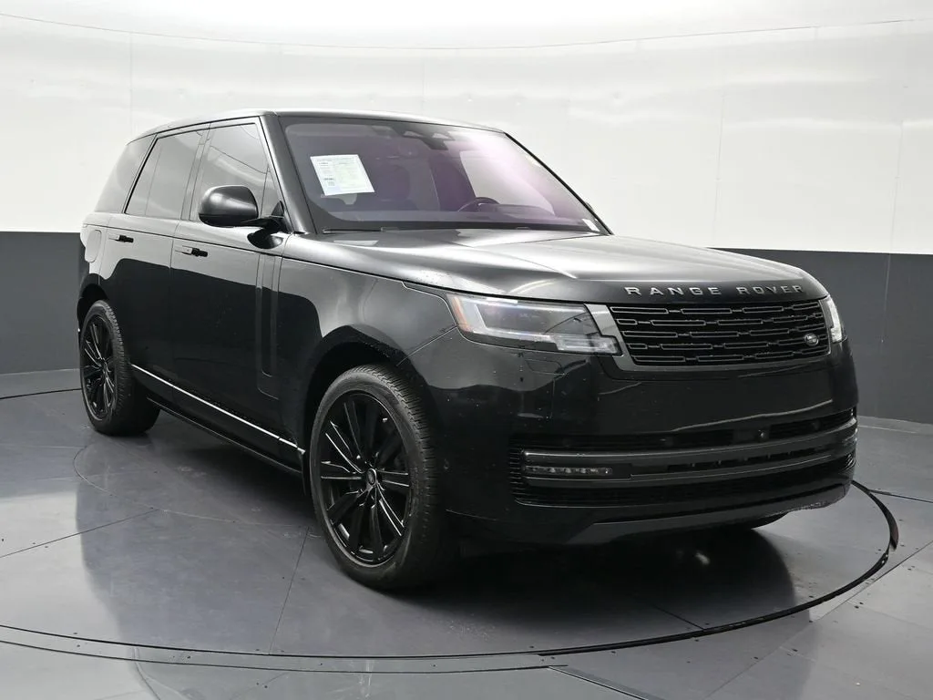 2023 Land Rover Range Rover SE photo 7