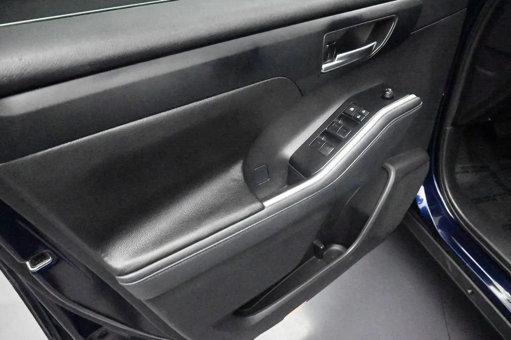 2021 Toyota Highlander XLE photo 12