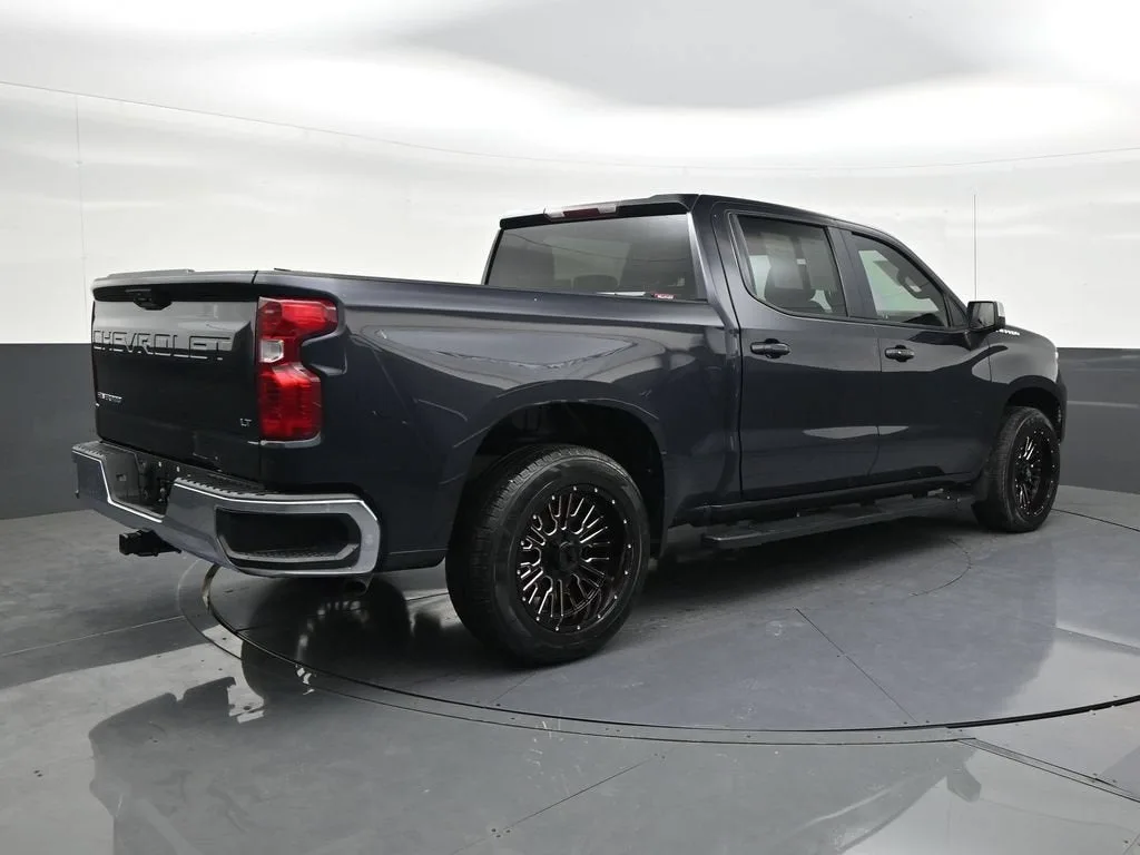 2023 Chevrolet Silverado 1500 LT photo 5