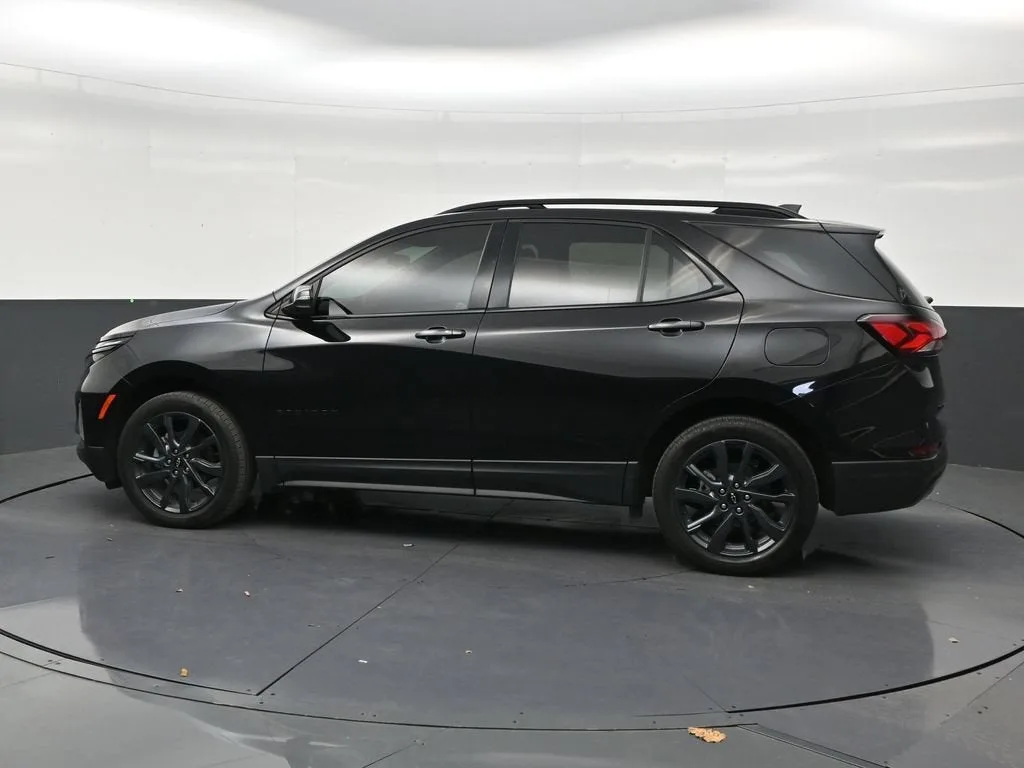 2023 Chevrolet Equinox RS photo 2