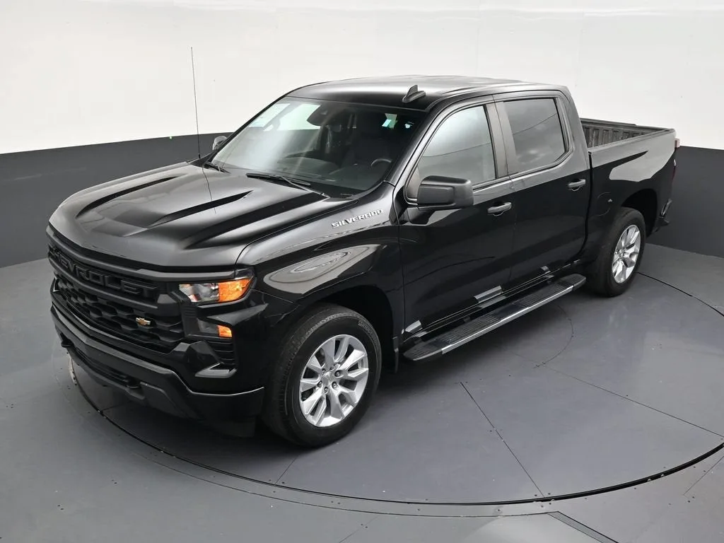 2024 Chevrolet Silverado 1500 Custom photo 12