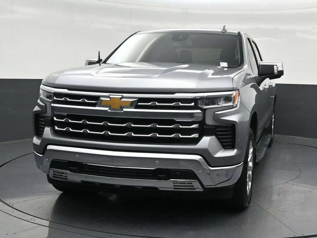 2024 Chevrolet Silverado 1500 LTZ photo 9
