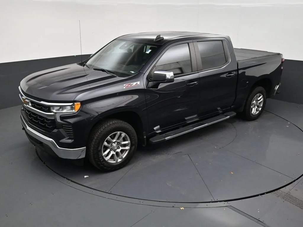 2023 Chevrolet Silverado 1500 LT photo 12