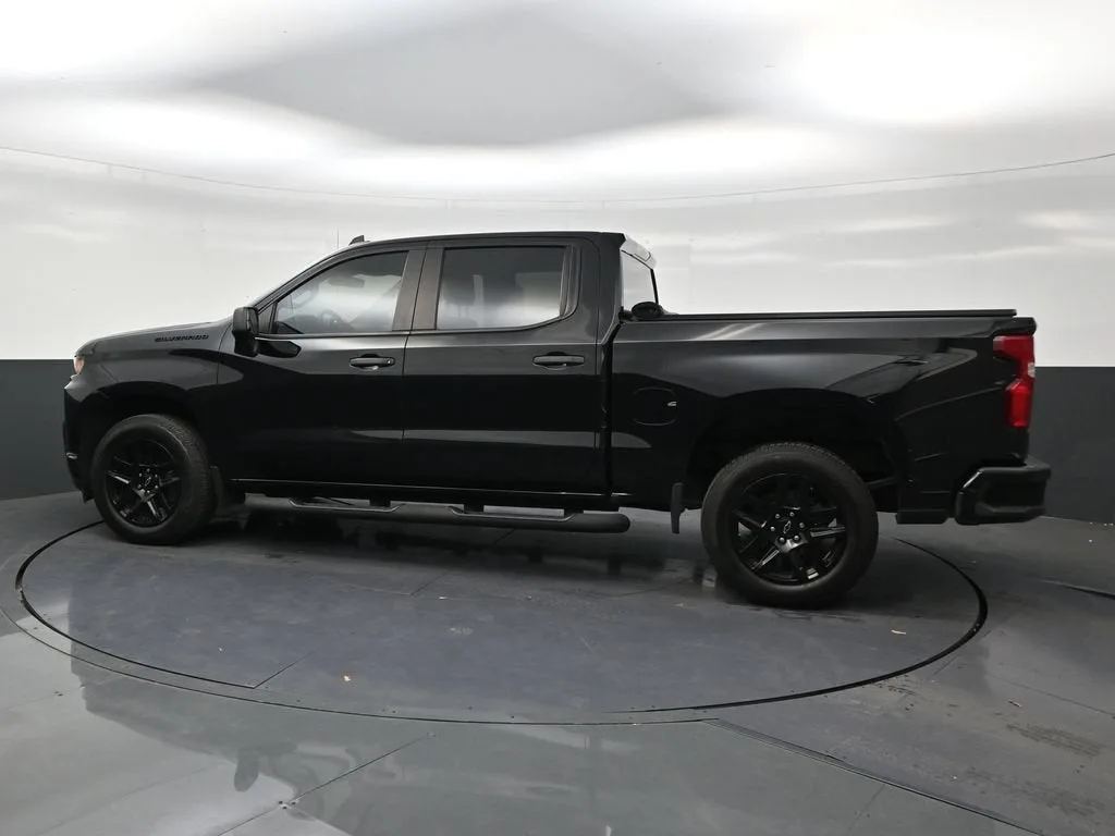 2022 Chevrolet Silverado 1500 LTD Custom photo 2