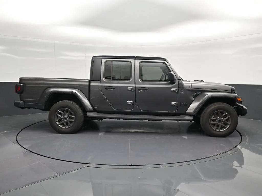 2025 Jeep Gladiator Sport S photo 4