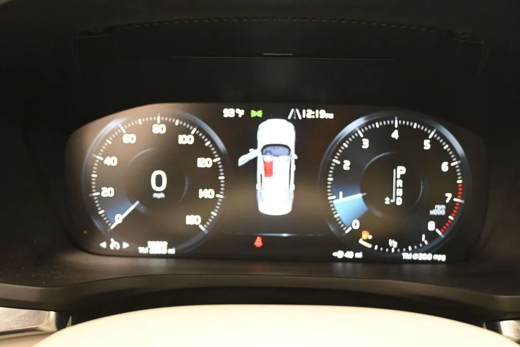 2020 Volvo S60 T5 Momentum photo 11