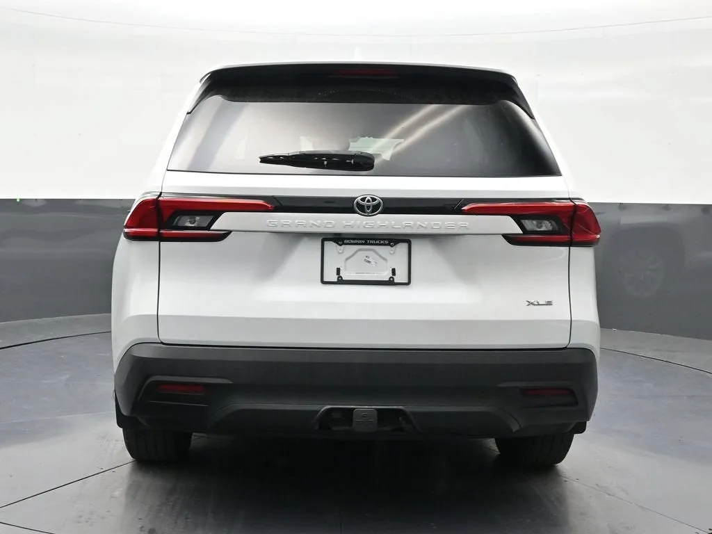 2024 Toyota Grand Highlander XLE photo 4
