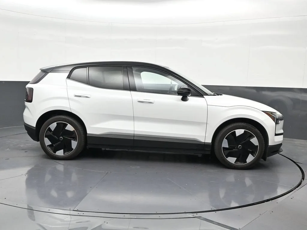2025 Volvo EX30 Plus photo 7
