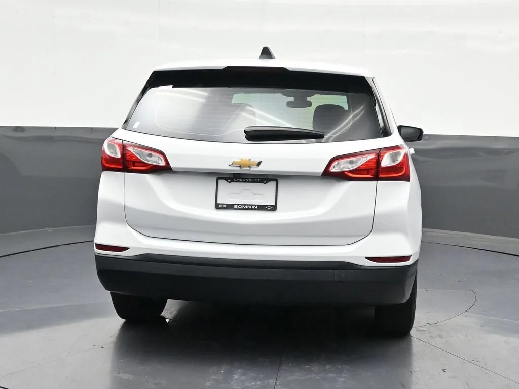 2020 Chevrolet Equinox LS photo 4