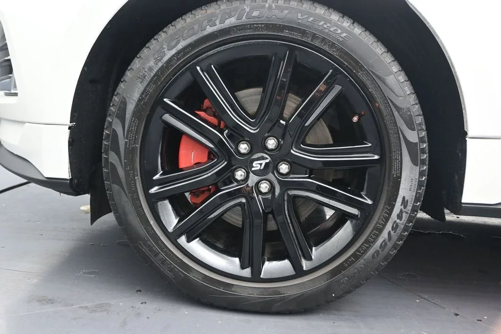 2024 Ford Edge ST-Line photo 10