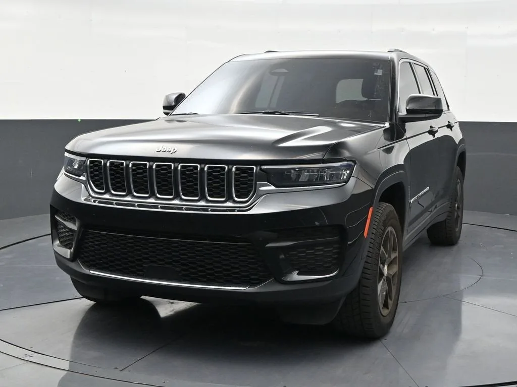 2024 Jeep Grand Cherokee Laredo X 4x4 photo 8