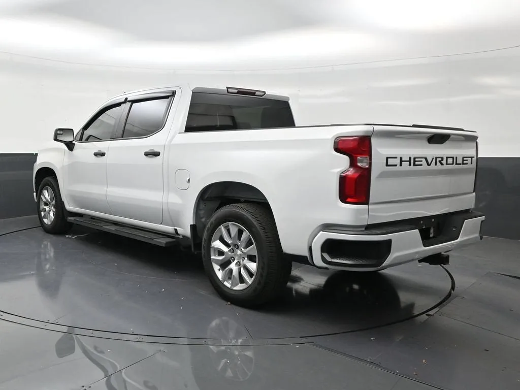 2021 Chevrolet Silverado 1500 Custom photo 3
