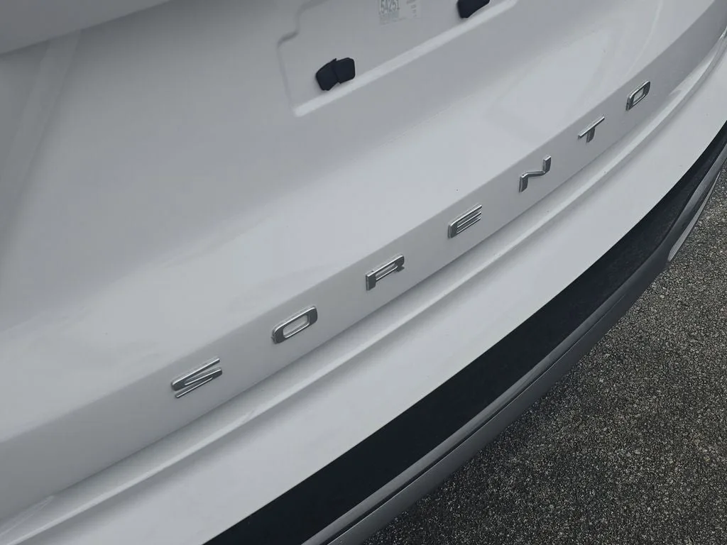 2022 Kia Sorento S photo 6