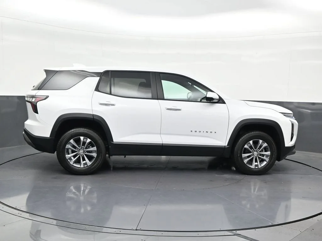 2026 Chevrolet Equinox LT photo 6