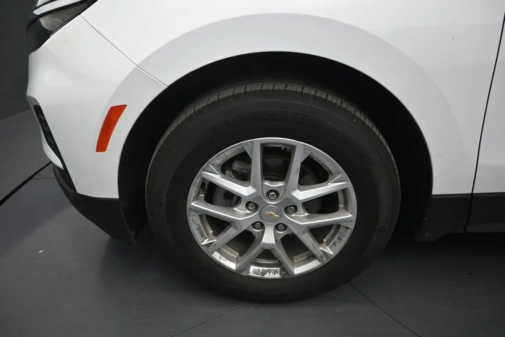 2024 Chevrolet Equinox LS photo 11