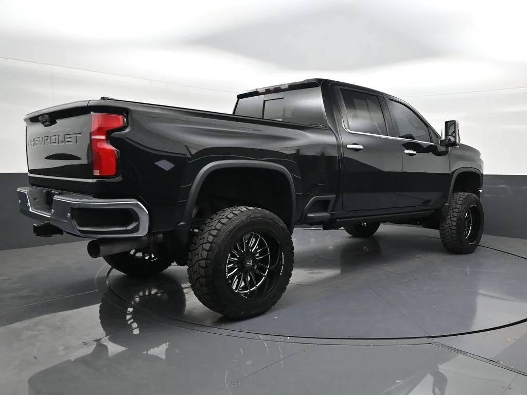 2024 Chevrolet Silverado 2500 HD LTZ photo 5