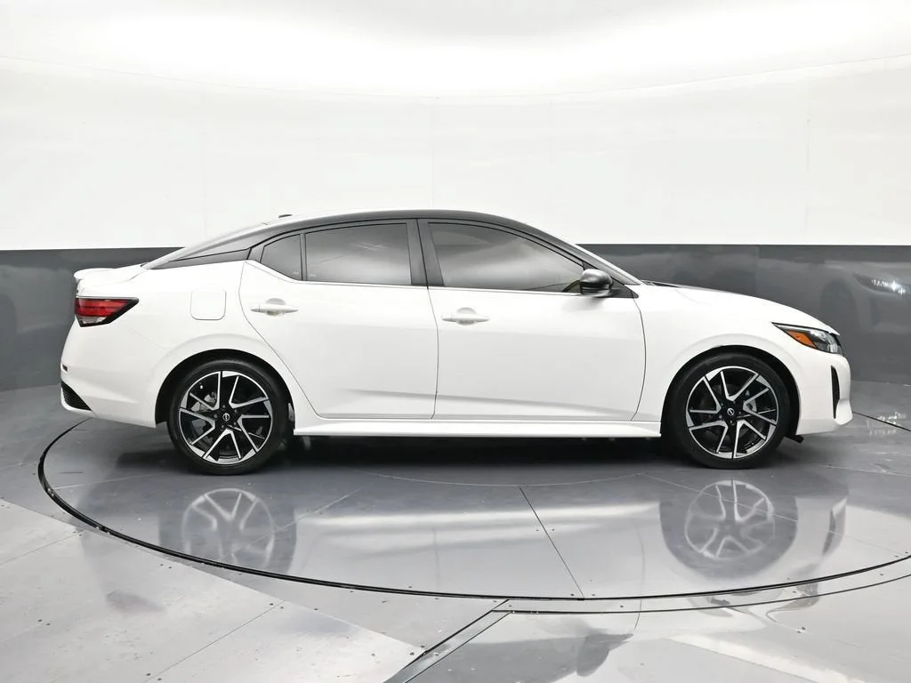 2024 Nissan Sentra SR Xtronic CVT photo 6