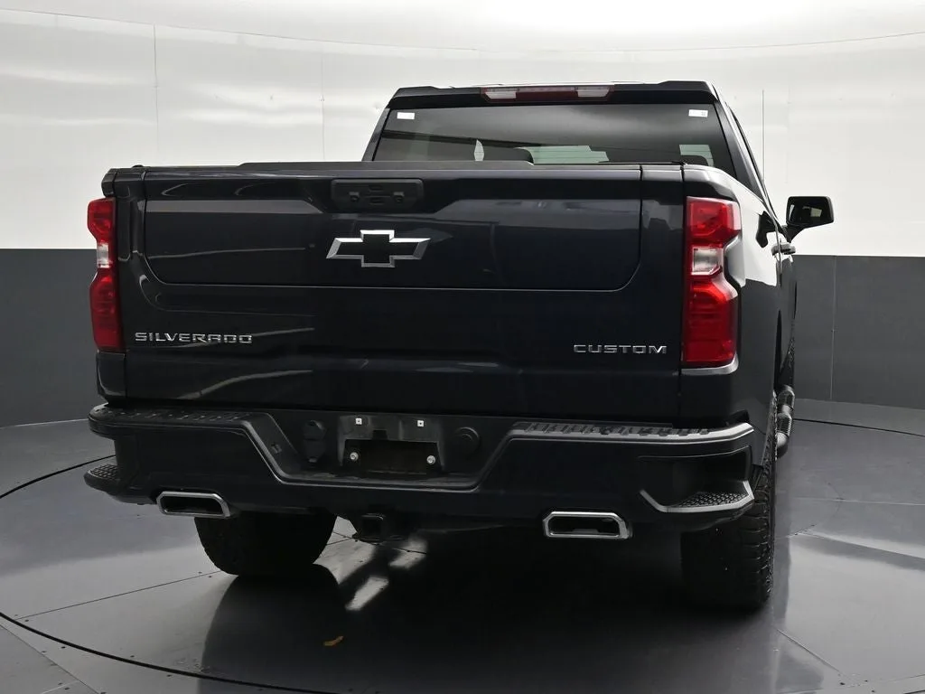 2024 Chevrolet Silverado 1500 Custom Trail Boss photo 2
