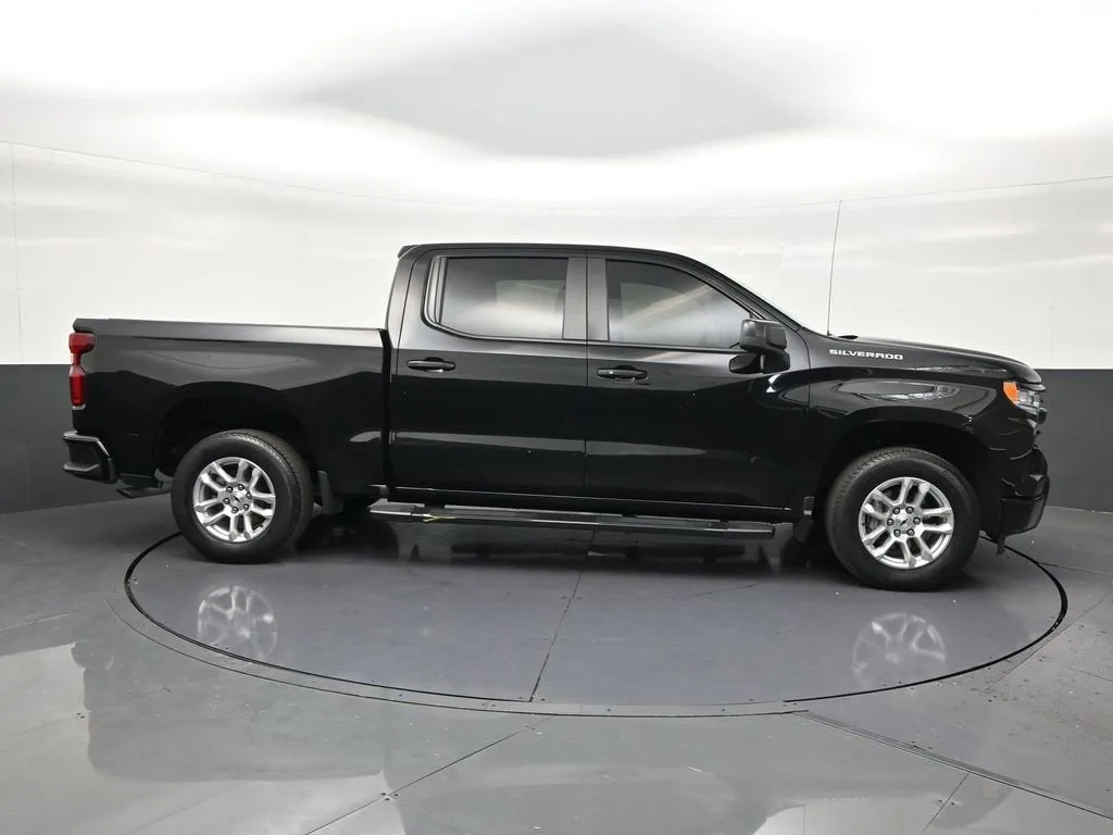 2023 Chevrolet Silverado 1500 RST photo 6