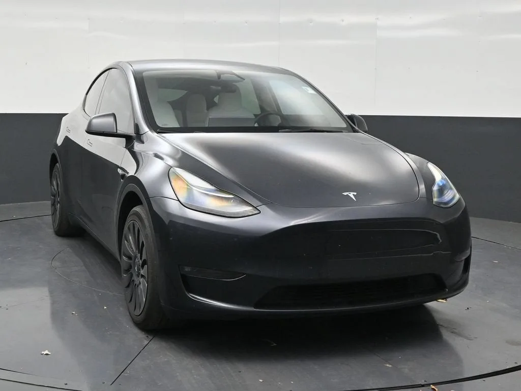 2024 Tesla Model Y Long Range photo 7
