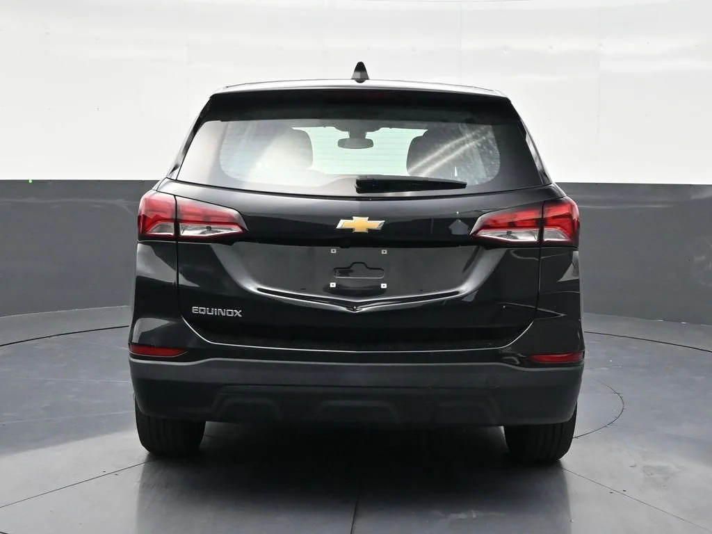 2024 Chevrolet Equinox LS photo 4