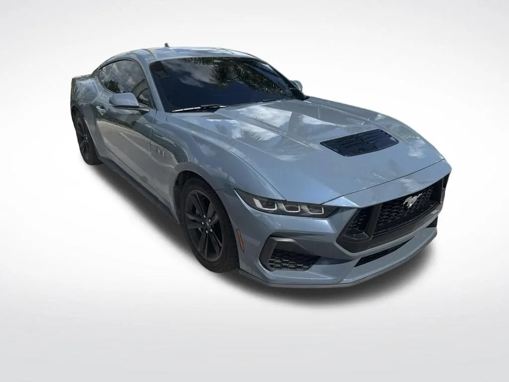 2024 Ford Mustang GT Fastback photo 2
