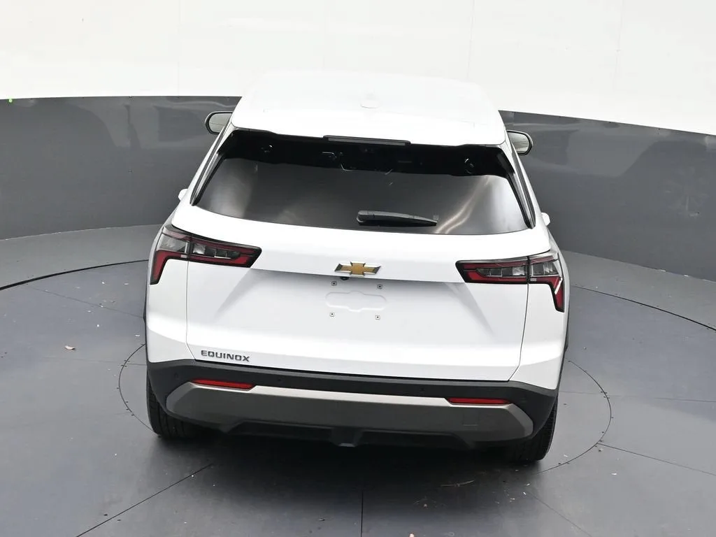 2026 Chevrolet Equinox LT photo 12