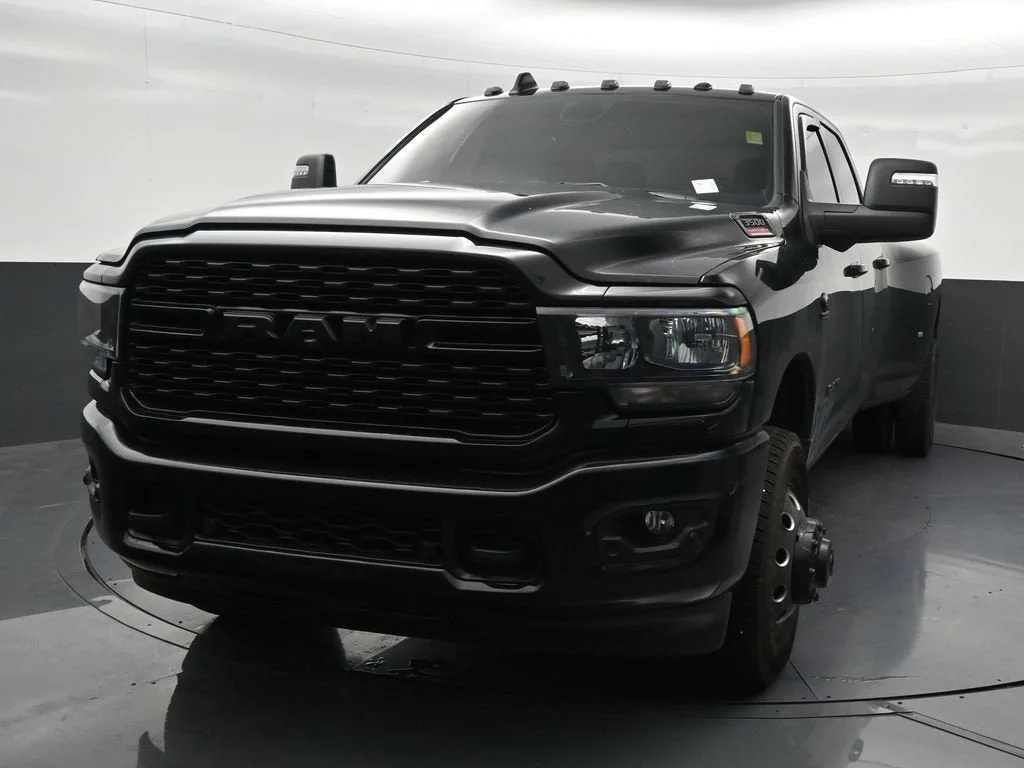 2024 RAM 3500 Big Horn Crew Cab 4x4 8' Box photo 9