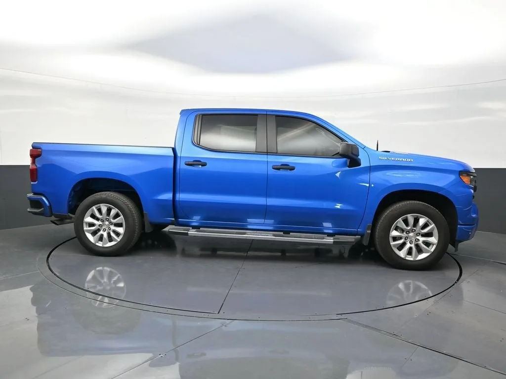 2025 Chevrolet Silverado 1500 Custom photo 6