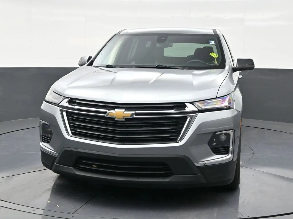 2023 Chevrolet Traverse LS photo 8