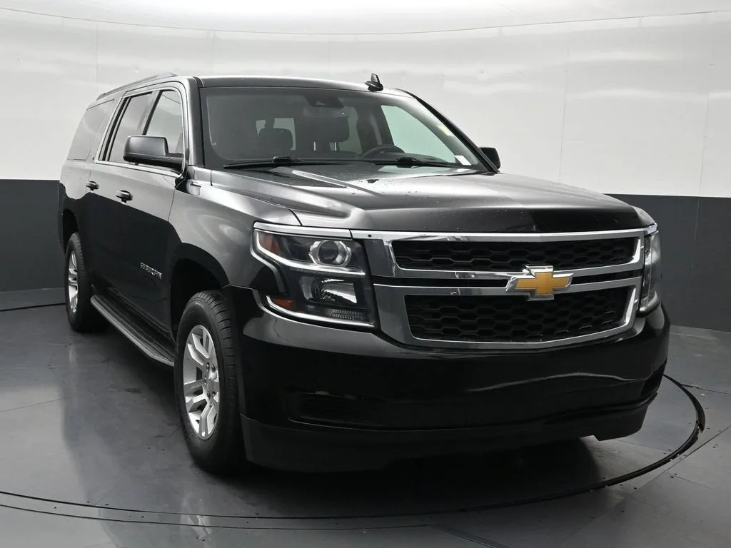 2018 Chevrolet Suburban LT photo 8