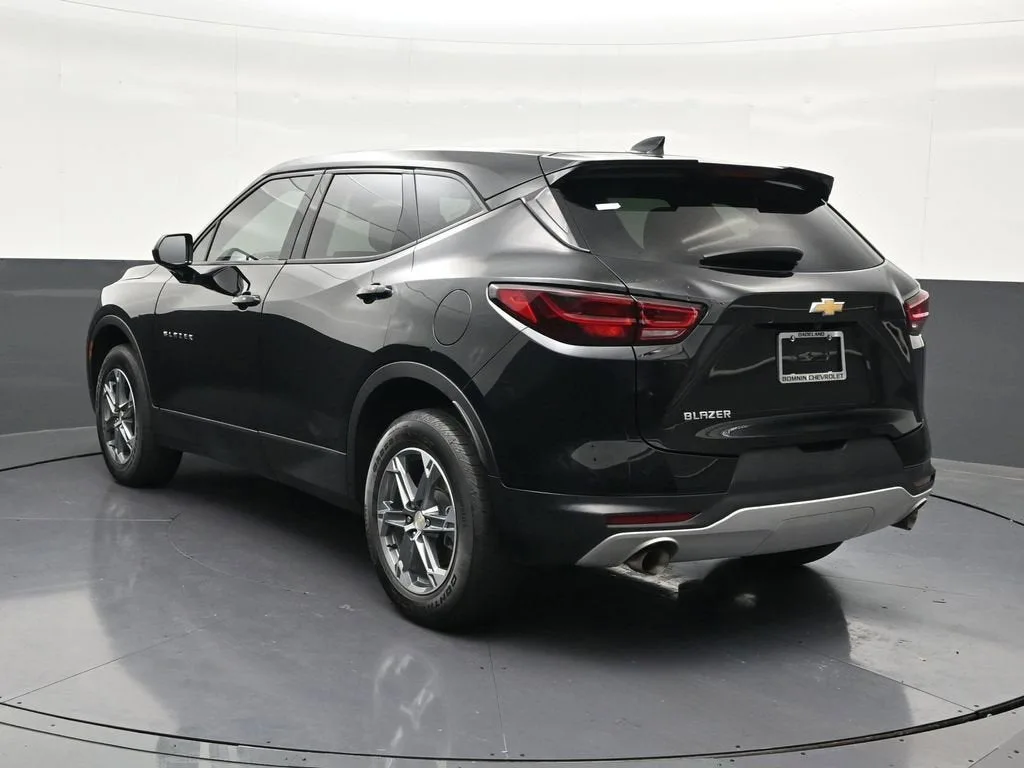 2023 Chevrolet Blazer 2LT photo 3