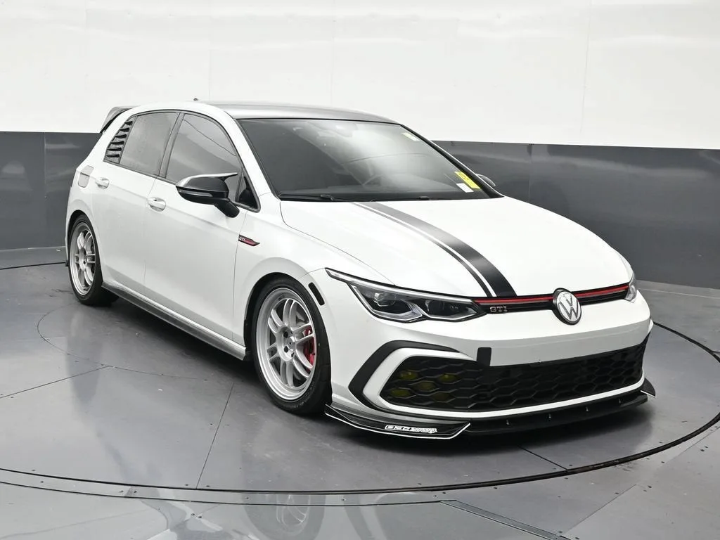 2024 Volkswagen Golf GTI 2.0T SE photo 7