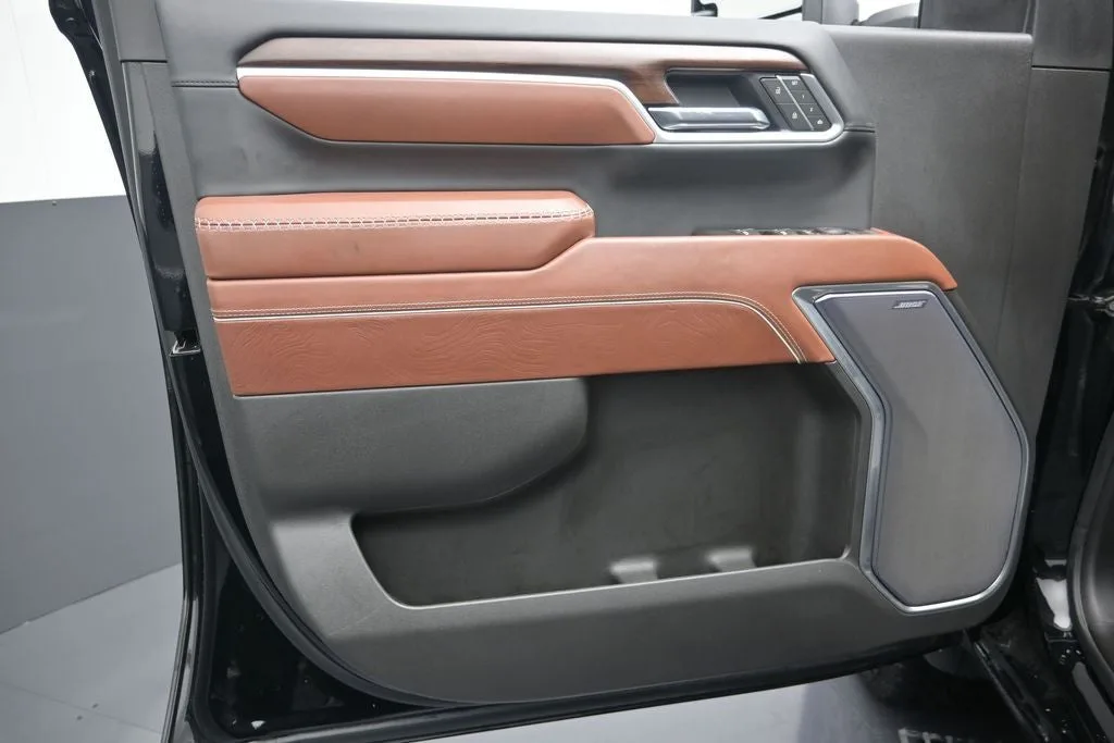 2025 GMC Sierra 2500HD Denali Ultimate photo 12