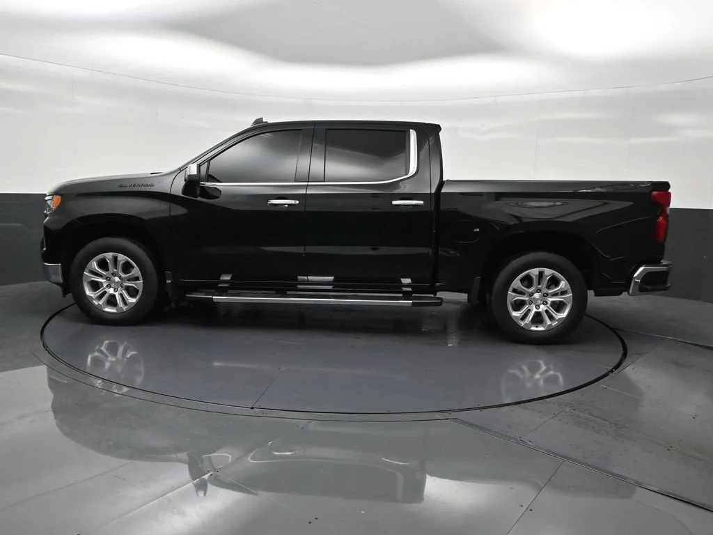 2024 Chevrolet Silverado 1500 LTZ photo 2