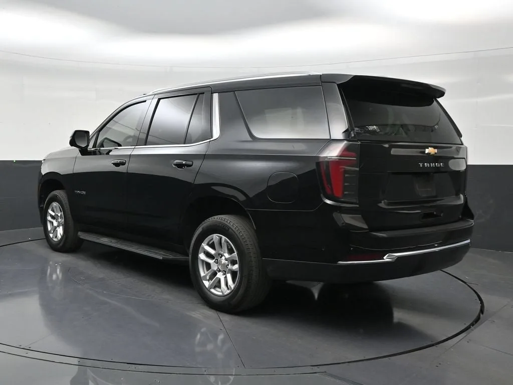 2025 Chevrolet Tahoe LS photo 3
